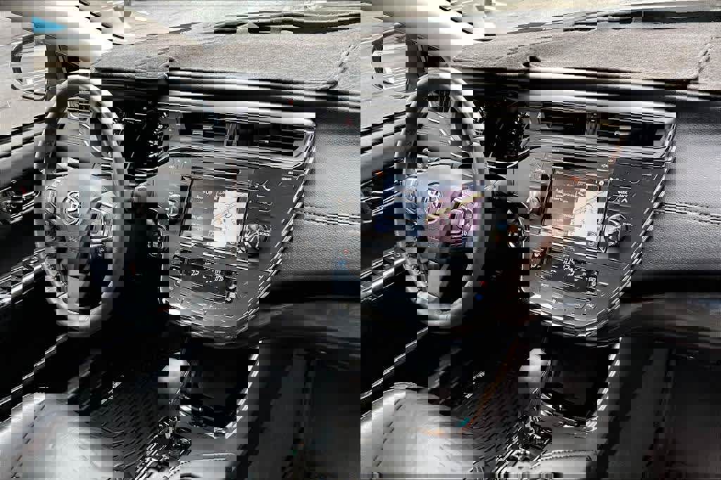 Used 2017 Toyota Avalon XLE Premium image 29