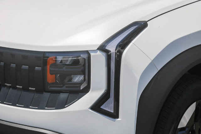 New 2027 Kia Seltos LX FWD image 12