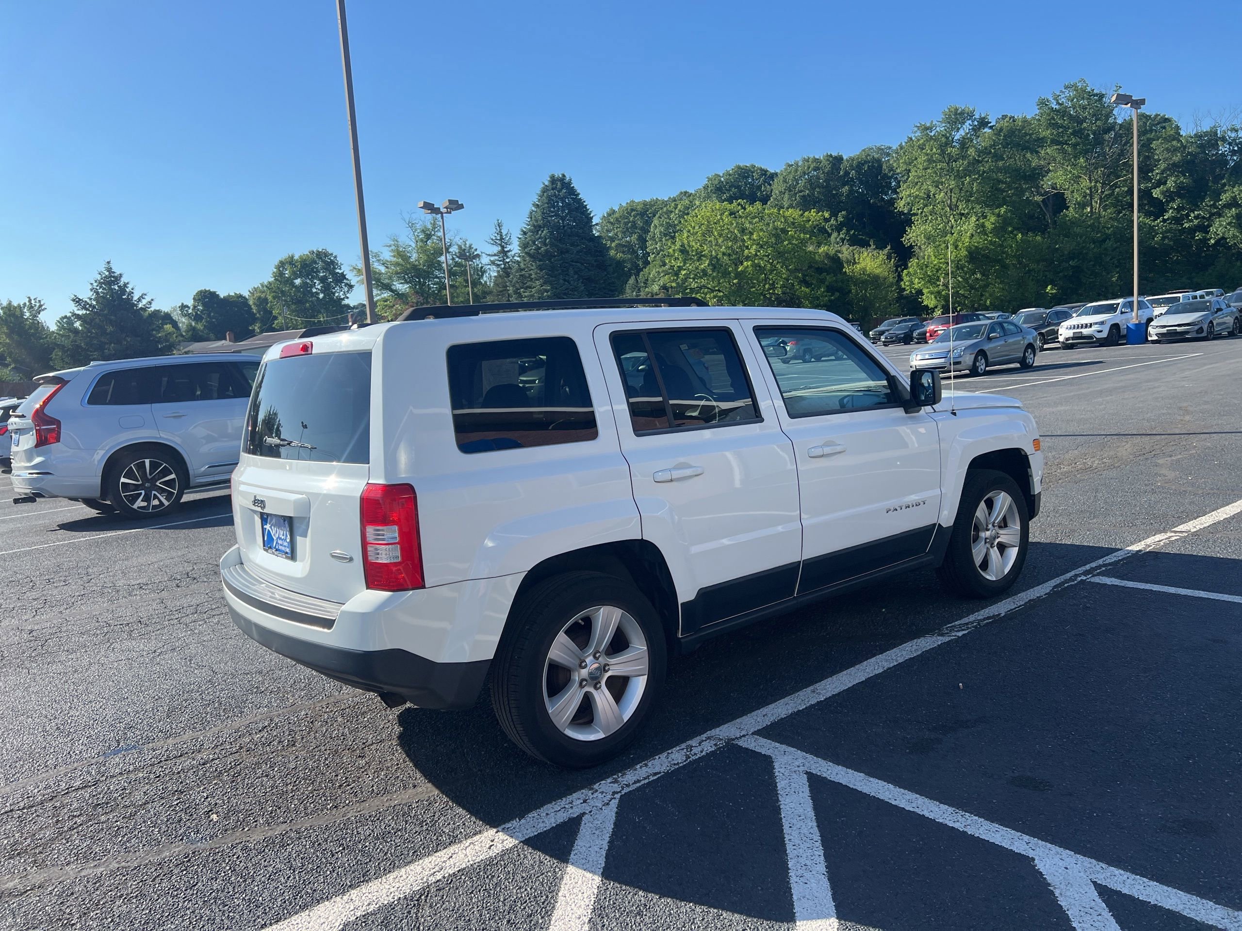 Used 2012 Jeep Patriot Latitude FWD image 6