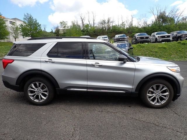 Used 2023 Ford Explorer XLT w/ Equipment Group 202A image 7