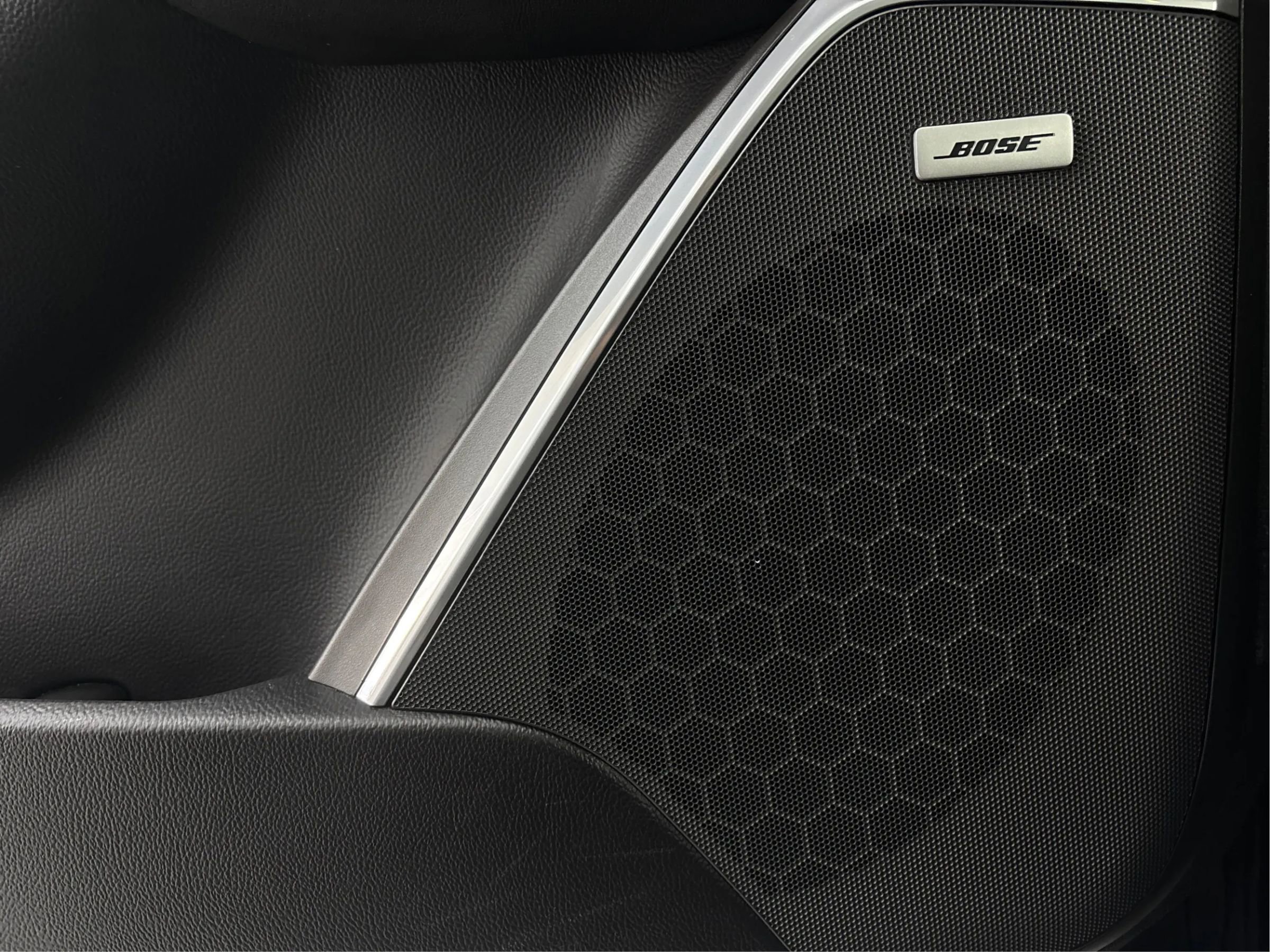 Used 2020 Cadillac Escalade ESV Premium Luxury image 41