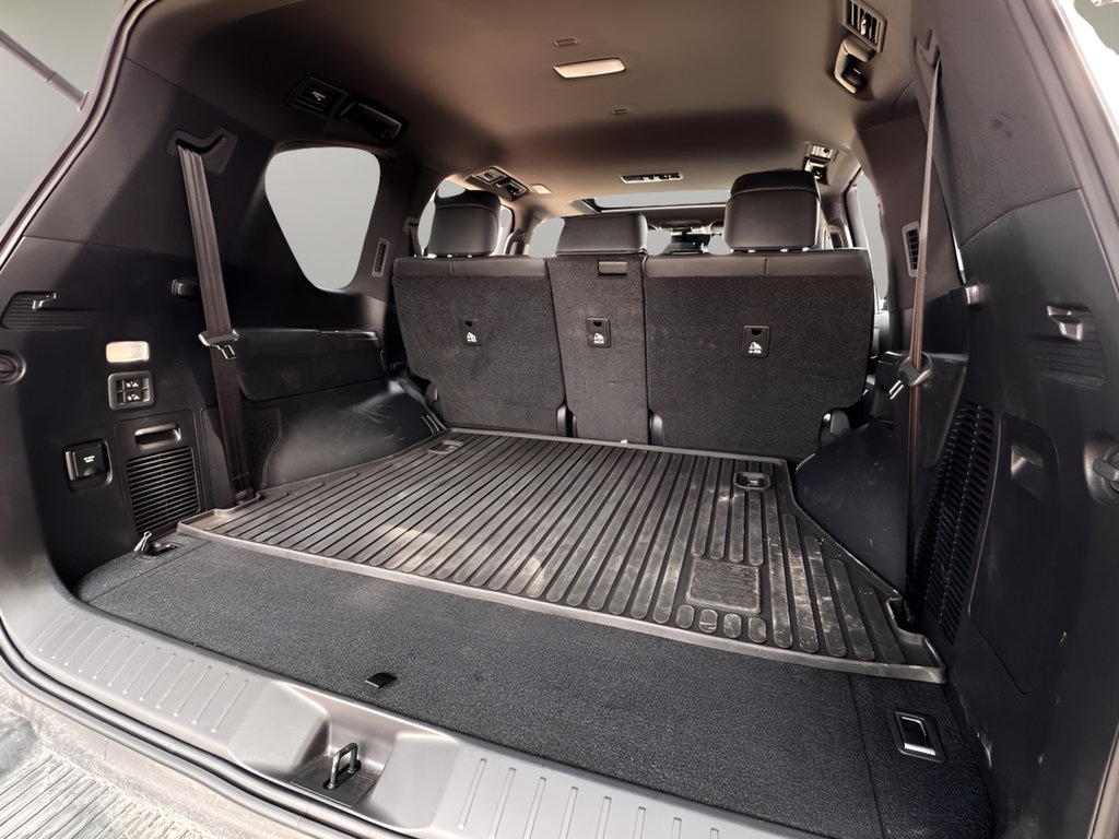 Used 2025 Lexus LX 600 F Sport w/ Accessory Package (2T) AWD/4WD image 26
