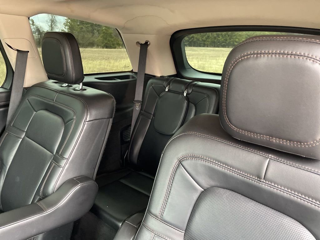 Used 2023 Lincoln Aviator Reserve image 28