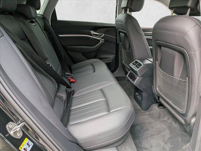 Certified 2023 Audi e-tron Premium Plus w/ Premium Plus Package AWD/4WD image 21