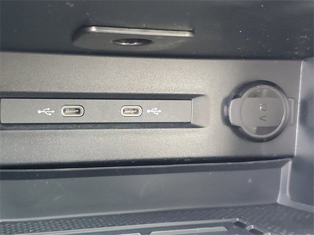 New 2025 Volkswagen Taos SE image 31