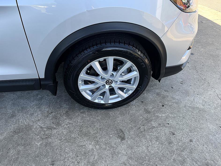 Certified 2022 Nissan Rogue Sport S image 11