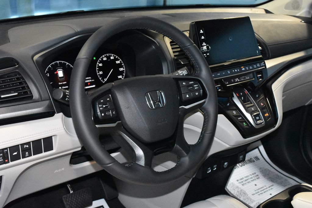 Used 2026 Honda Odyssey Touring image 2