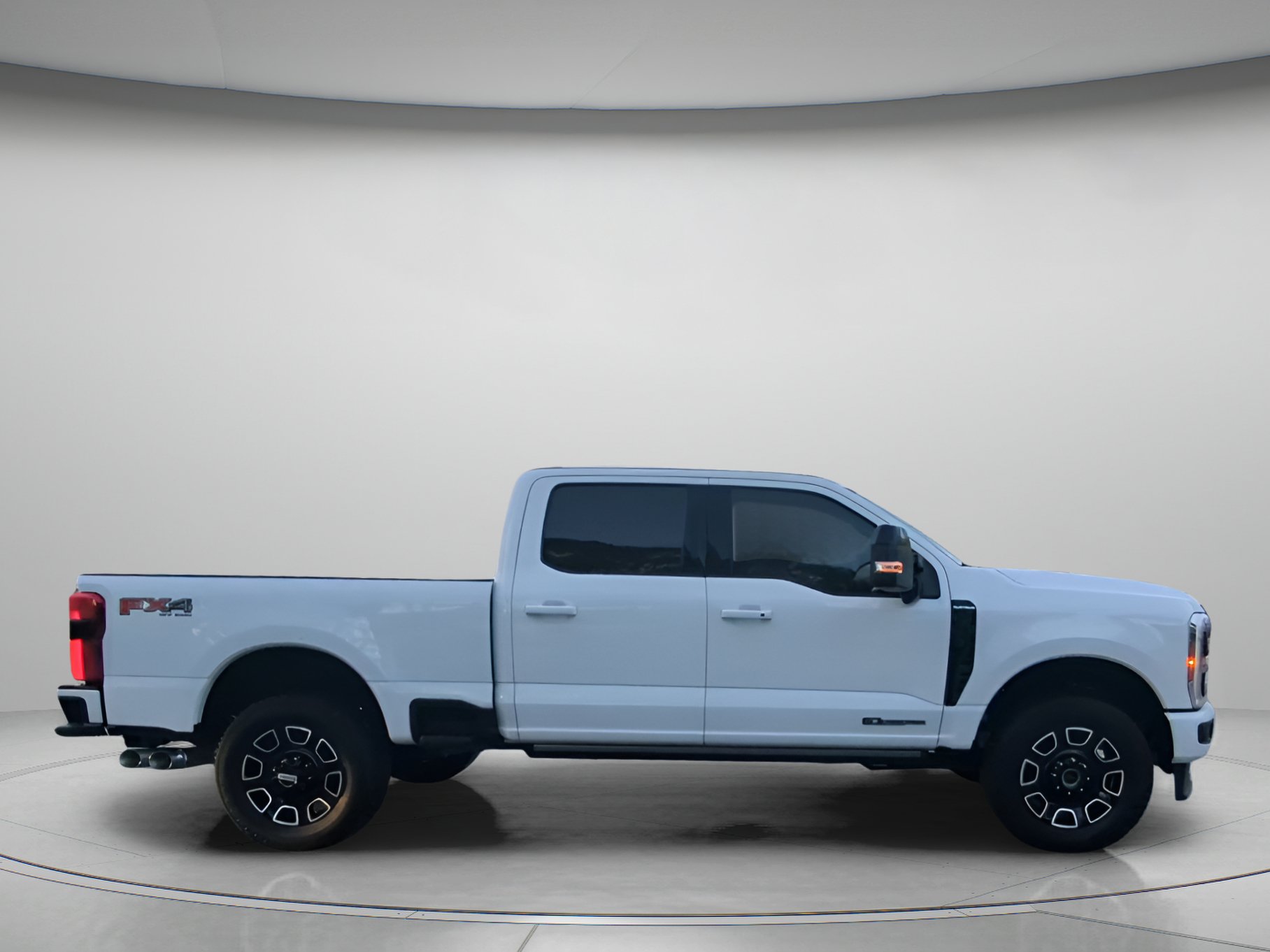 Certified 2025 Ford F250 Platinum w/ FX4 Off-Road Package AWD/4WD image 32