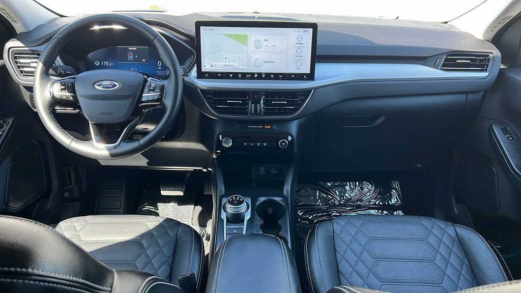 Certified 2023 Ford Escape Platinum w/ Premium Technology Package image 11