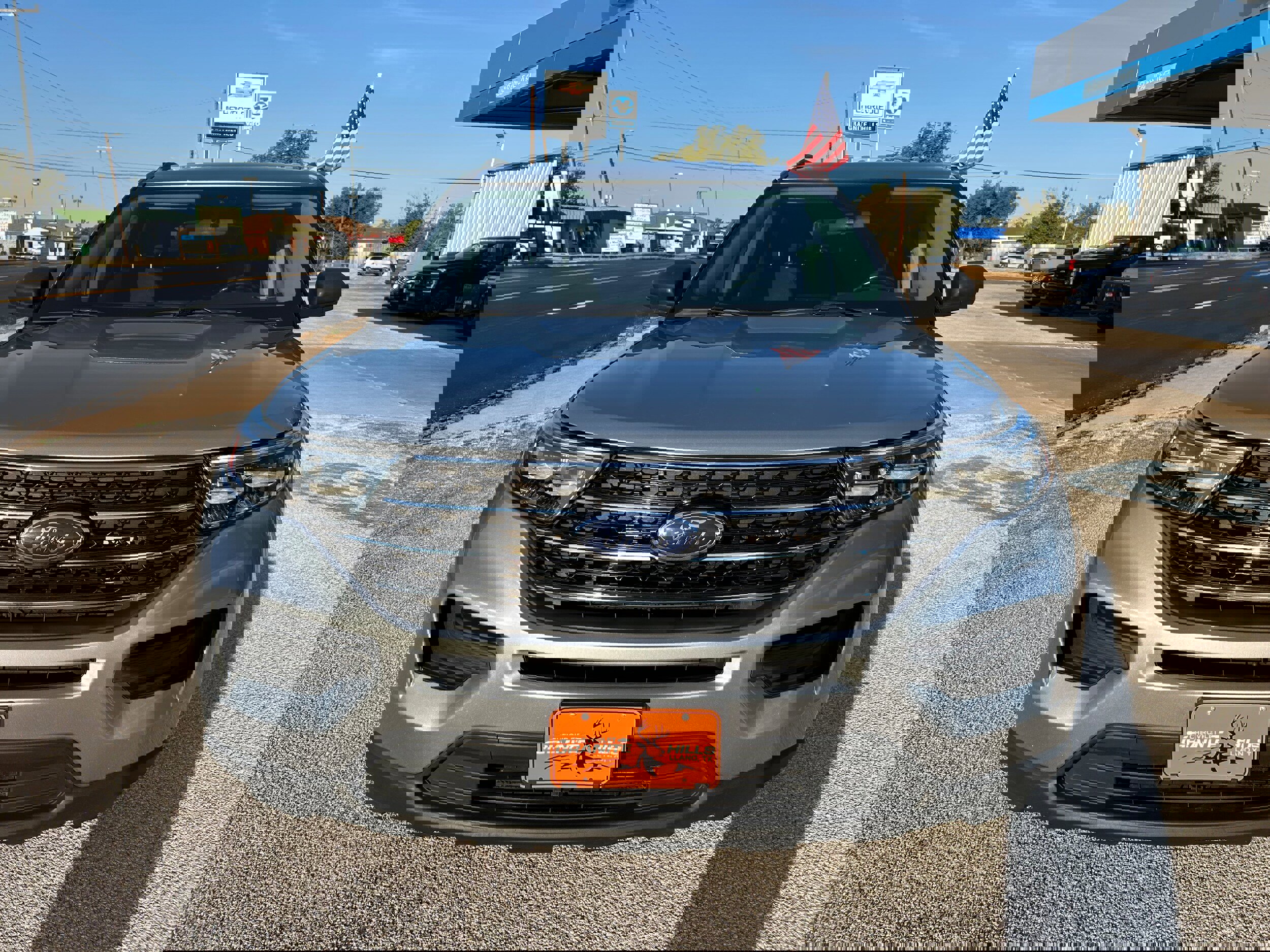 Used 2020 Ford Explorer XLT image 2