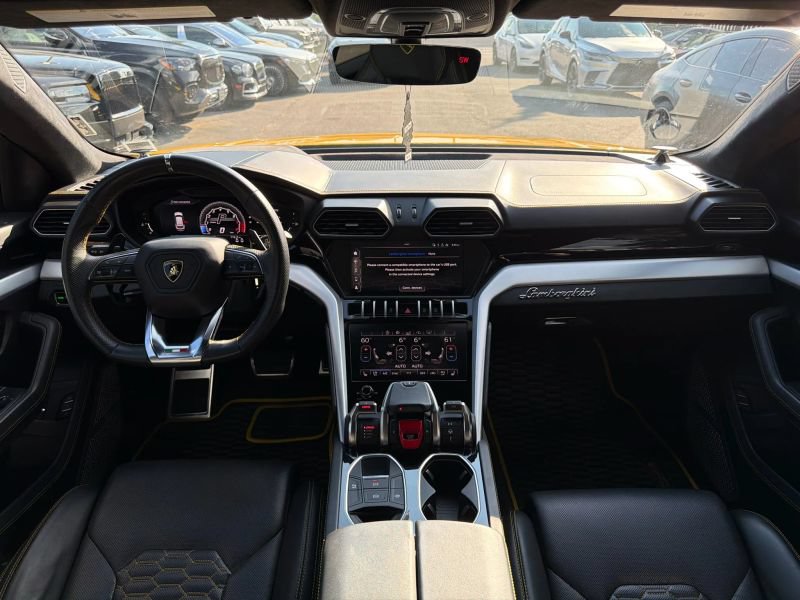 Used 2019 Lamborghini Urus AWD/4WD image 28