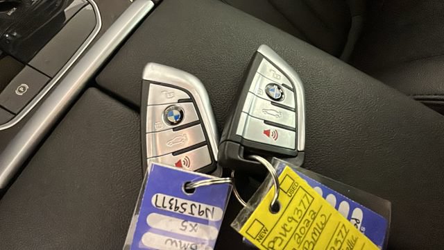 Used 2022 BMW X5 xDrive40i AWD/4WD image 21
