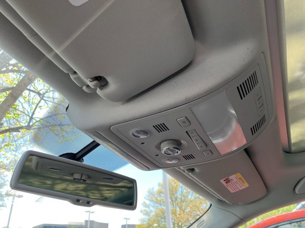 Used 2014 Volkswagen Touareg Executive image 16