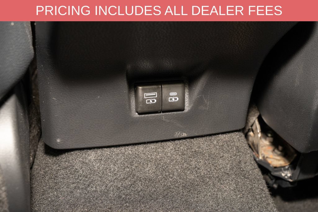 Used 2025 Toyota Camry SE FWD image 7