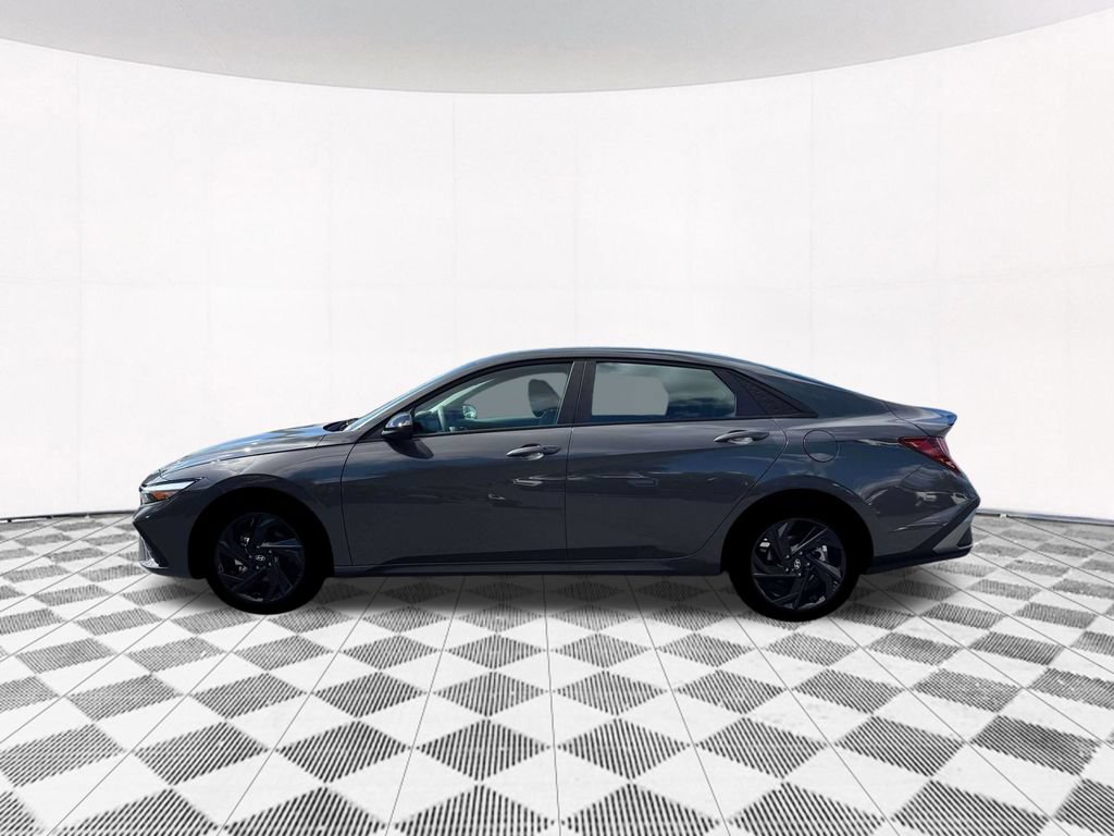 New 2026 Hyundai Elantra Sport FWD image 3