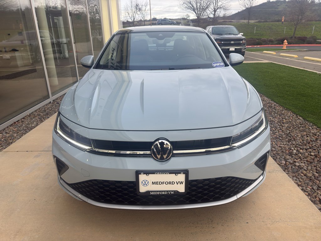 New 2026 Volkswagen Jetta SE image 2