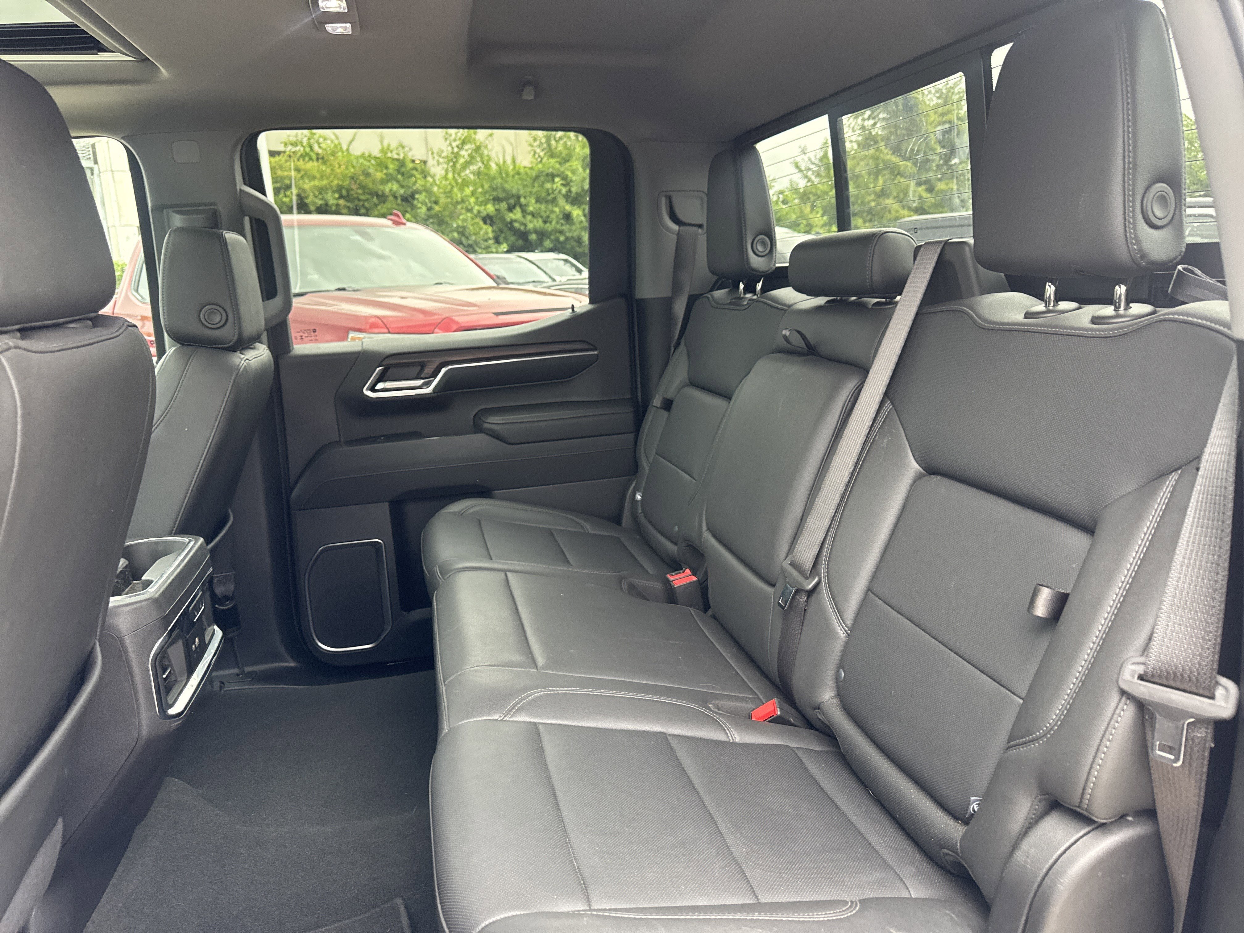 Used 2024 GMC Sierra 1500 SLT RWD image 9