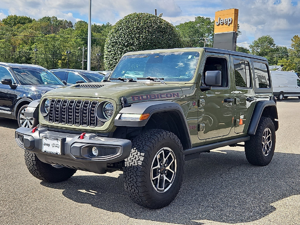 Used 2026 Jeep Wrangler Unlimited Rubicon AWD/4WD image 3