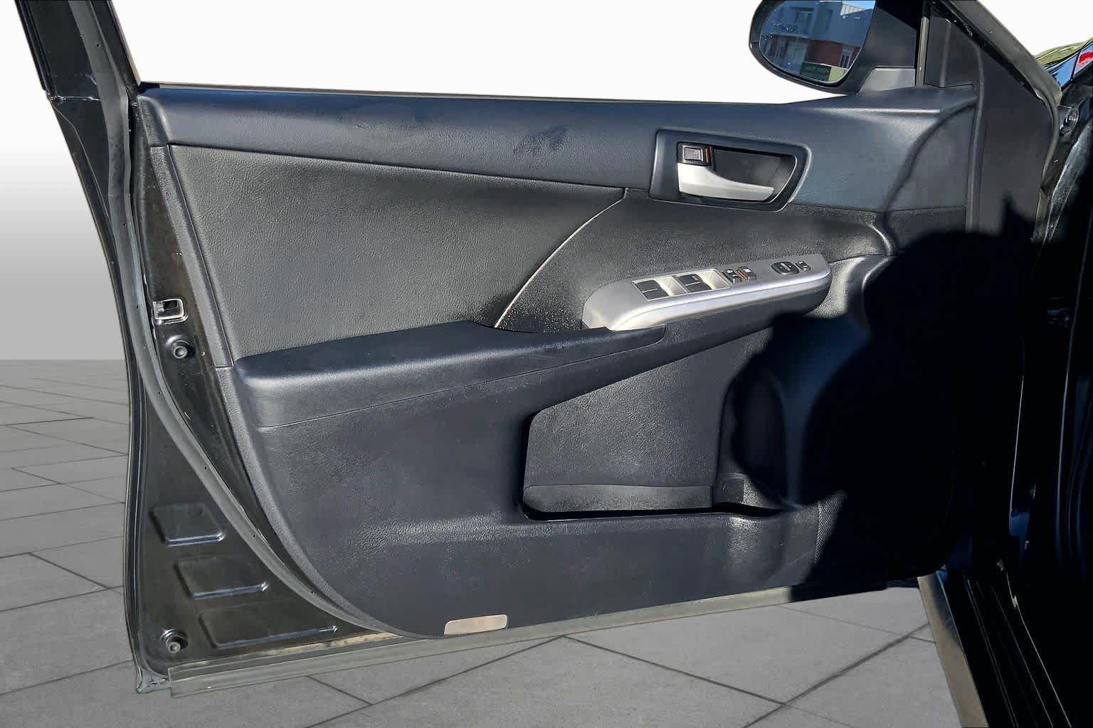 Used 2013 Toyota Camry SE FWD image 20