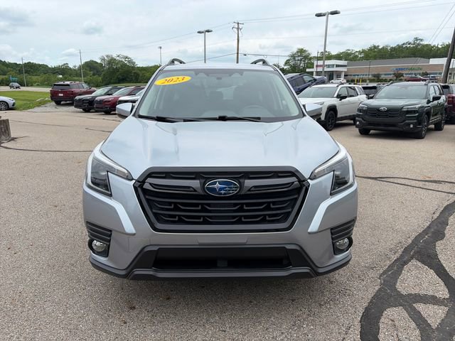 Certified 2023 Subaru Forester Limited AWD/4WD image 2
