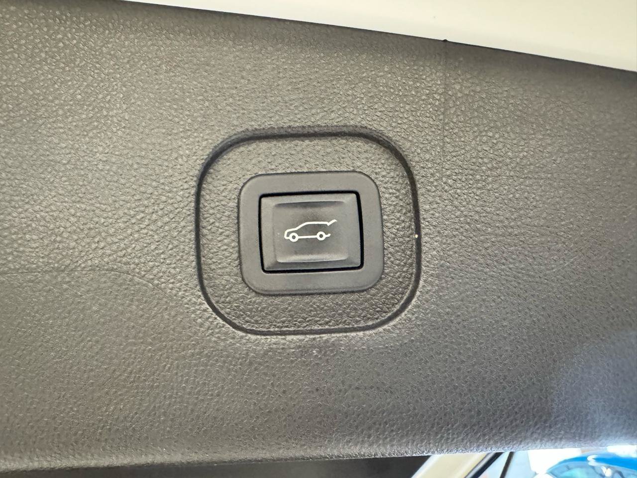 Used 2015 Chevrolet Equinox LTZ FWD image 25