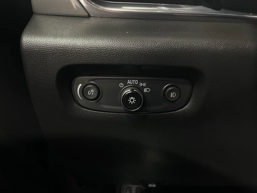 Used 2021 Chevrolet Traverse RS w/ LPO, 'HIT The Road' Package image 21