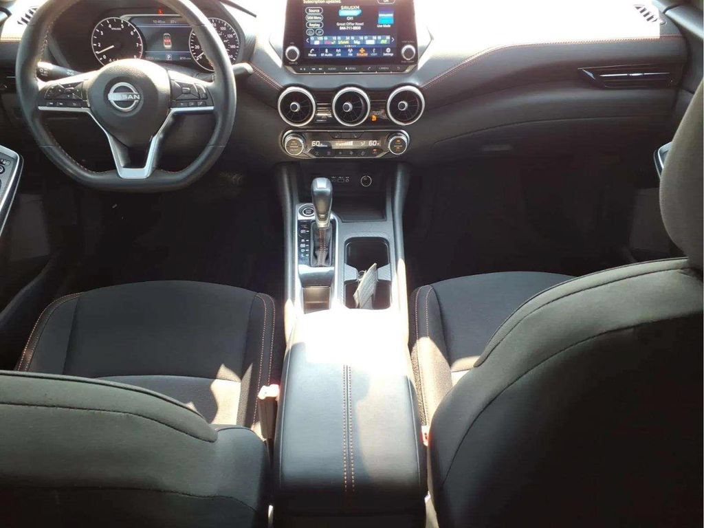 Used 2025 Nissan Sentra SR FWD image 10