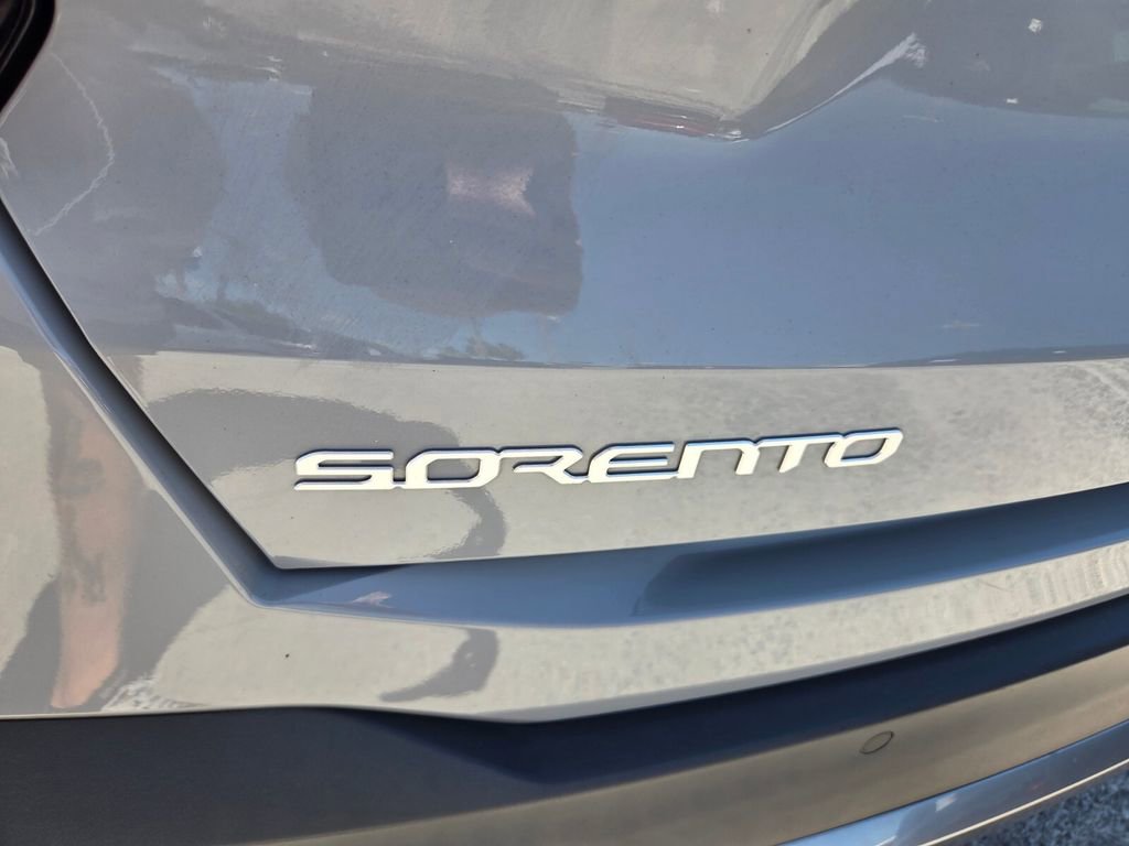 Used 2024 Kia Sorento S FWD image 12