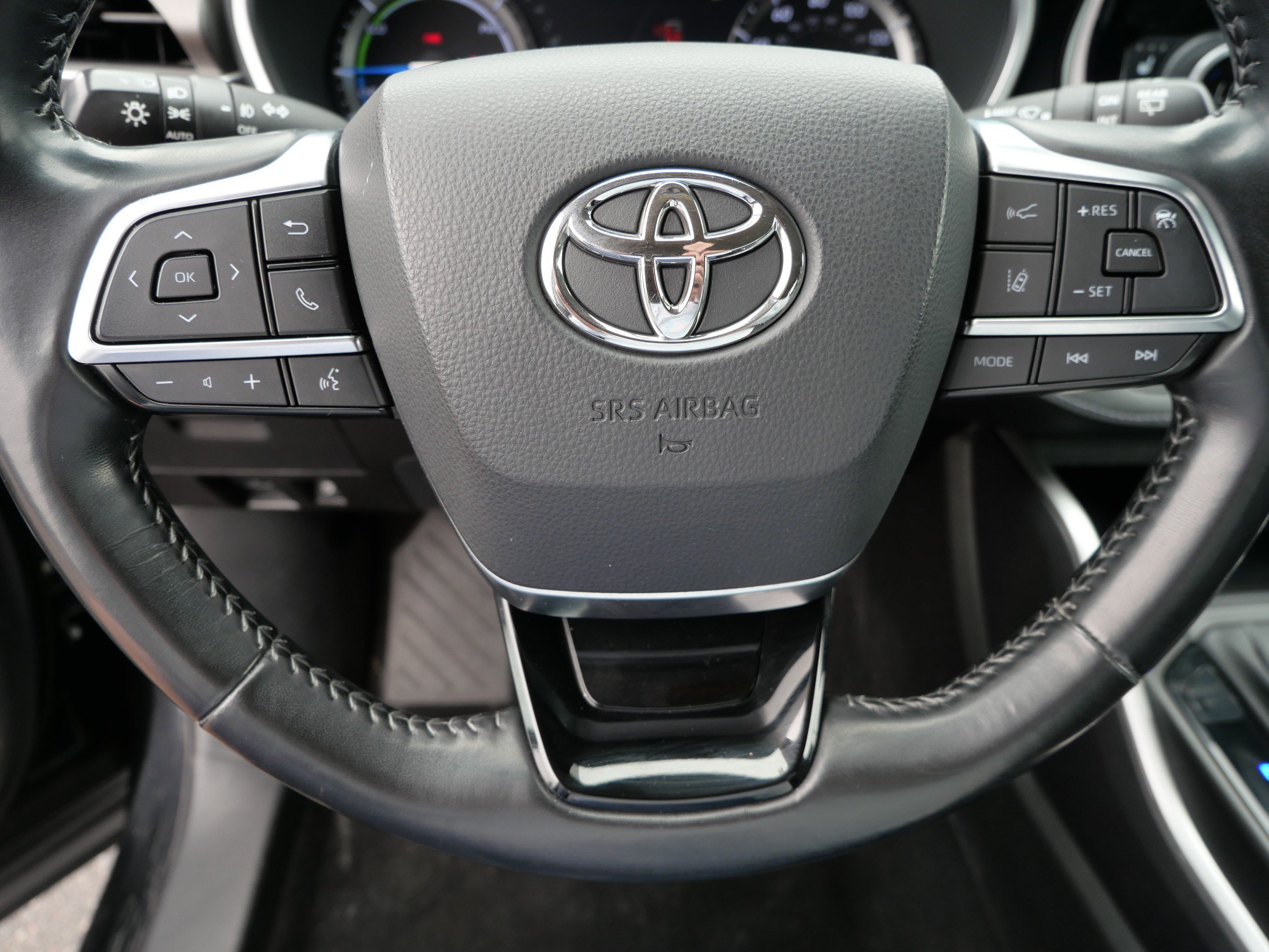 Used 2021 Toyota Highlander XLE w/ Protection Package #3 (TMS) AWD/4WD image 25