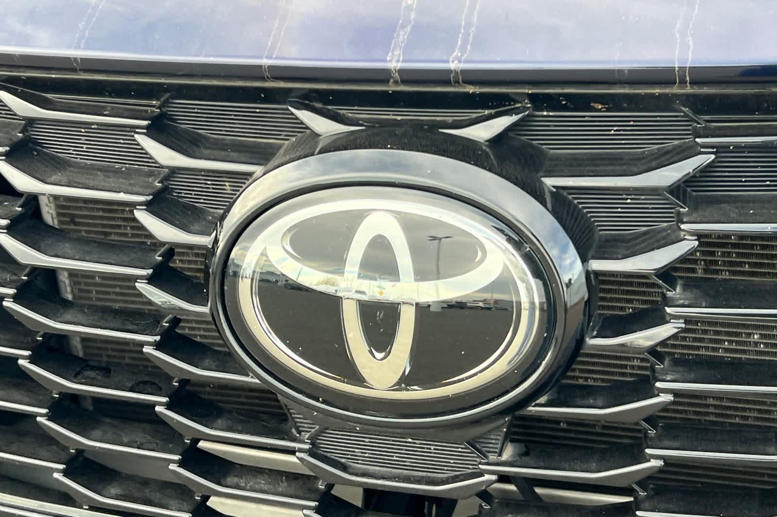 Used 2022 Toyota Highlander XSE AWD/4WD image 16