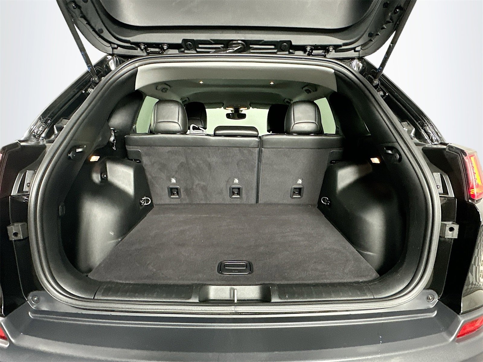 Used 2020 Jeep Cherokee Trailhawk w/ Cold Weather Group image 25