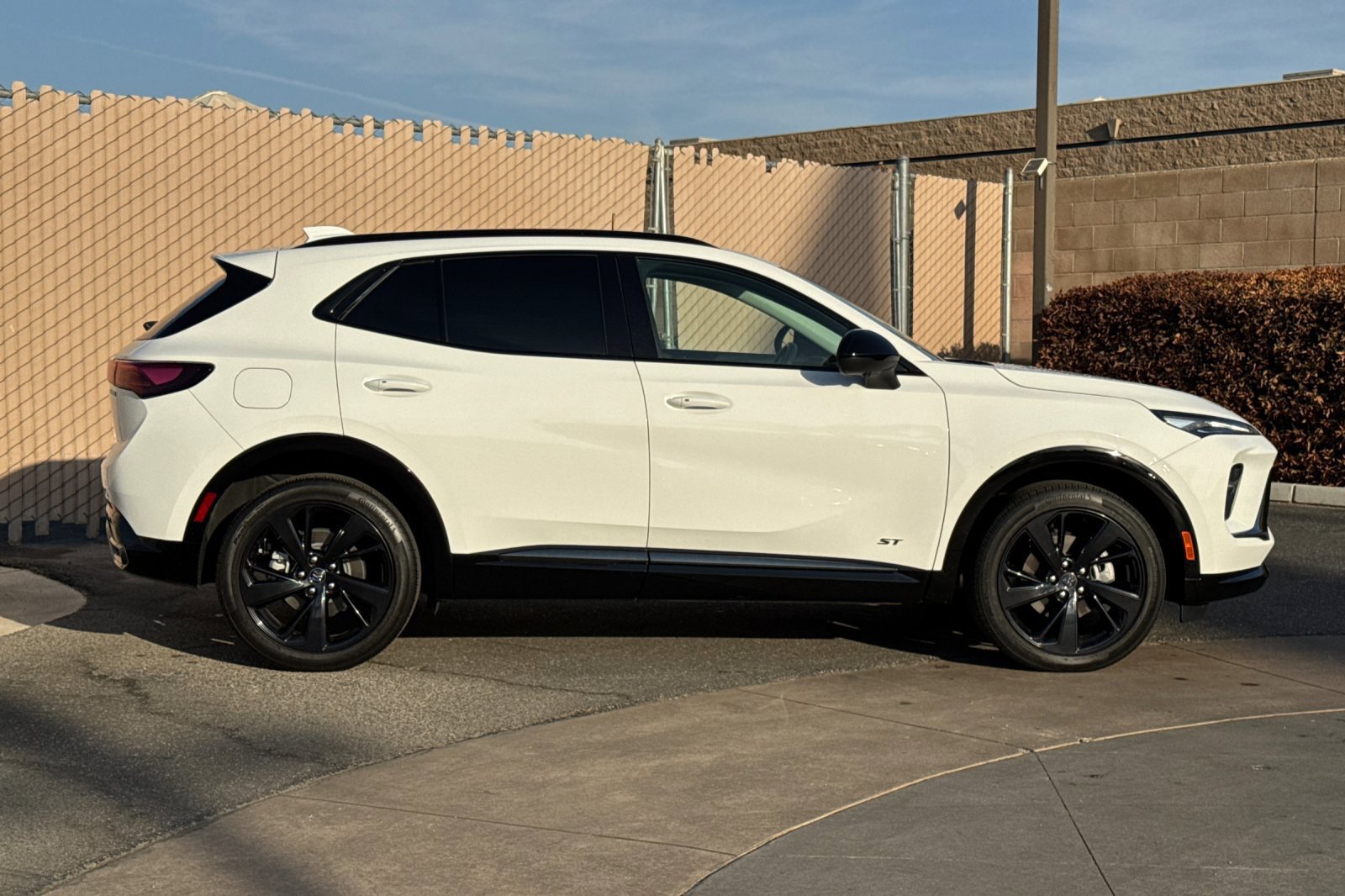 Certified 2025 Buick Envision Sport Touring AWD/4WD image 3