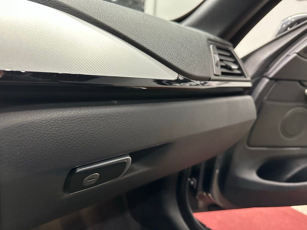 Used 2016 BMW 428i xDrive Convertible image 38