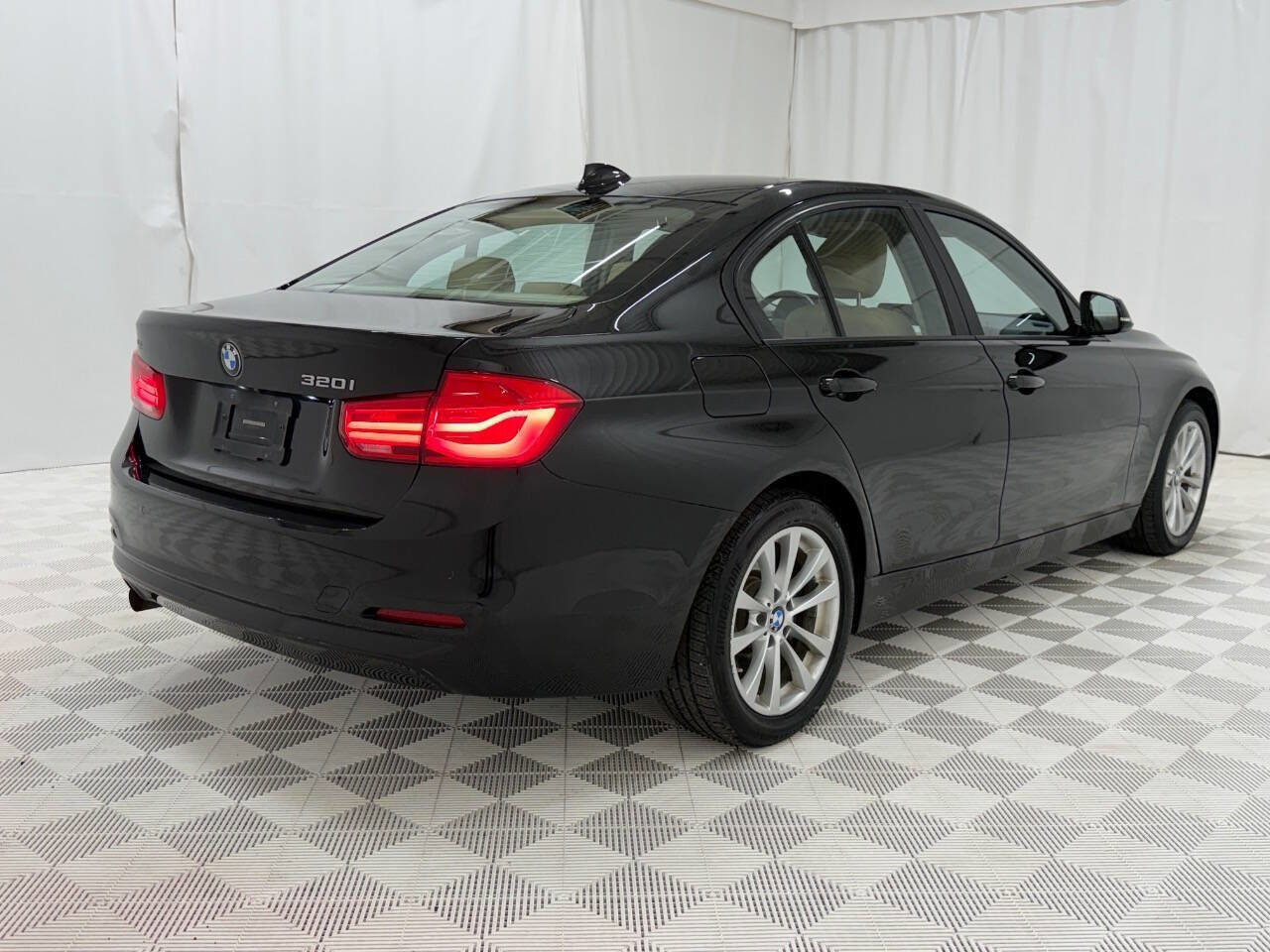 Used 2016 BMW 320i Sedan image 13