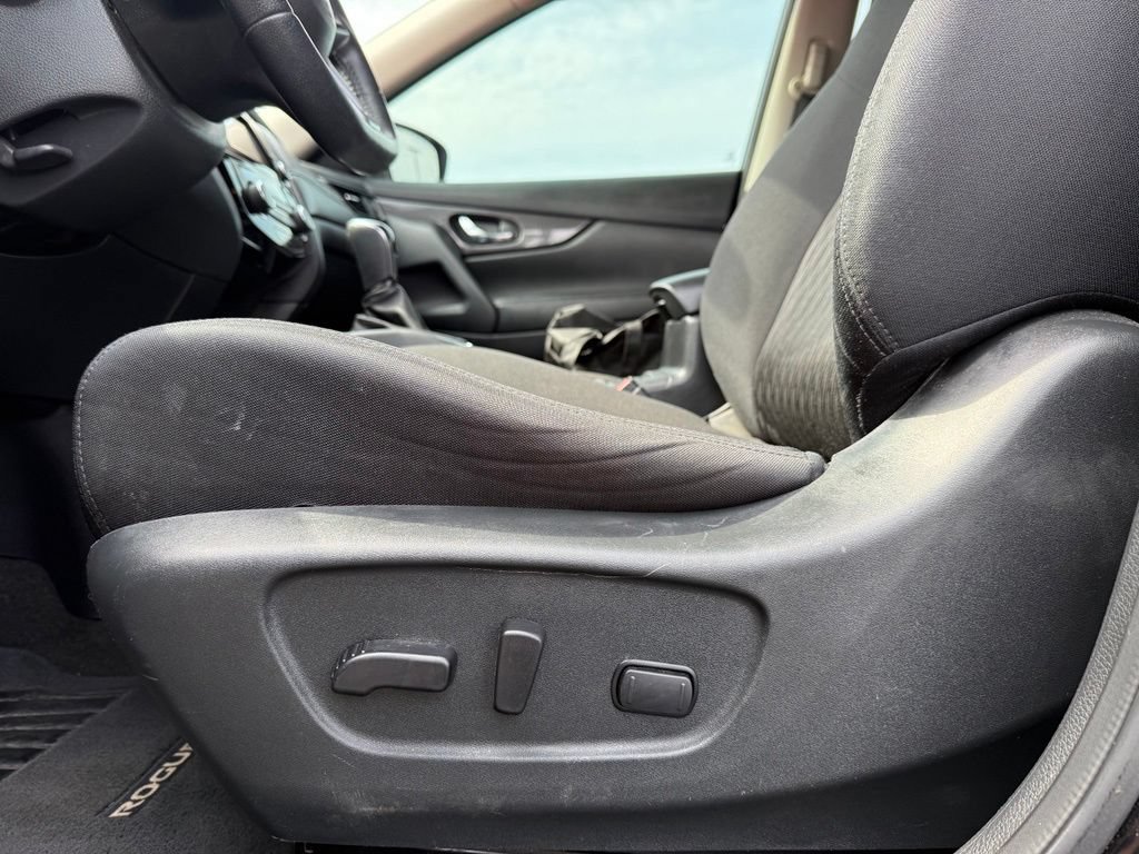 Used 2019 Nissan Rogue SV w/ Premium Package FWD image 8