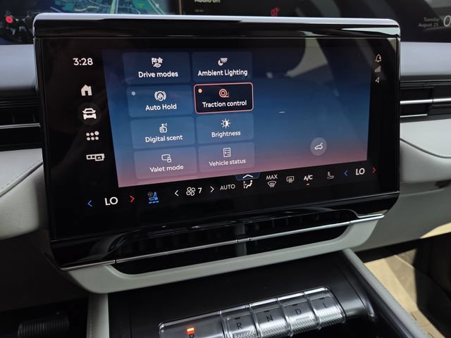 New 2026 Lincoln Nautilus Reserve AWD/4WD image 9