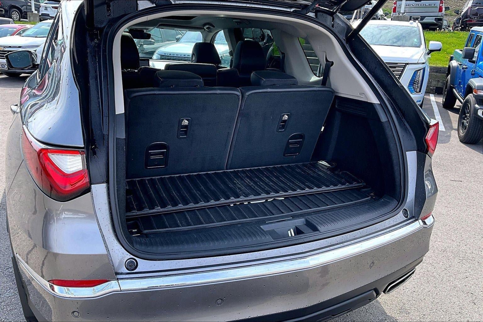 Used 2024 Acura MDX SH-AWD w/ Technology Package image 4