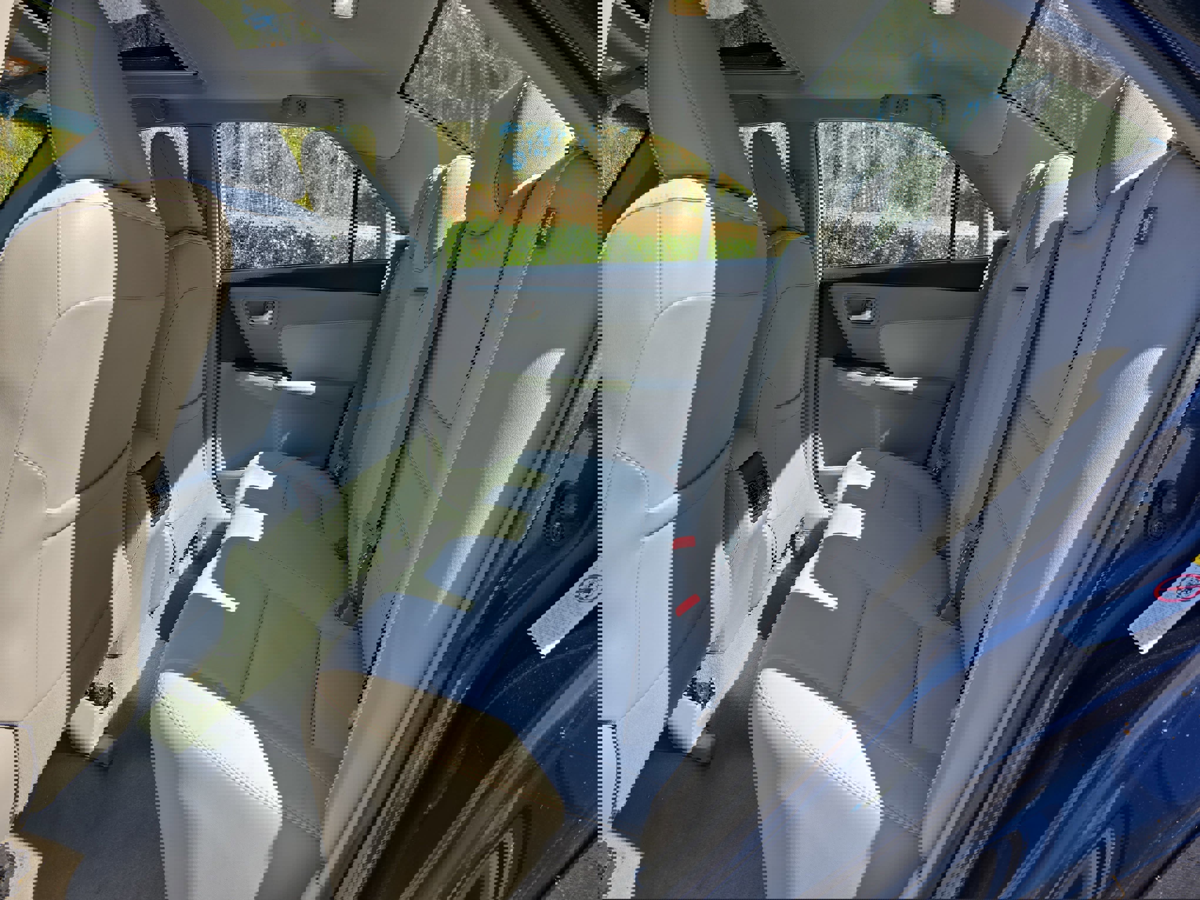 Used 2015 Toyota Camry XLE w/ Advanced Technology Package image 13