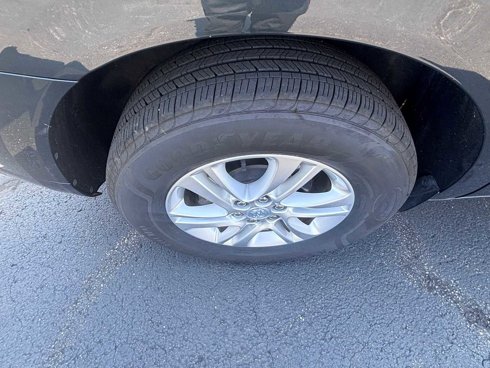 Used 2019 Buick Enclave Essence FWD image 9