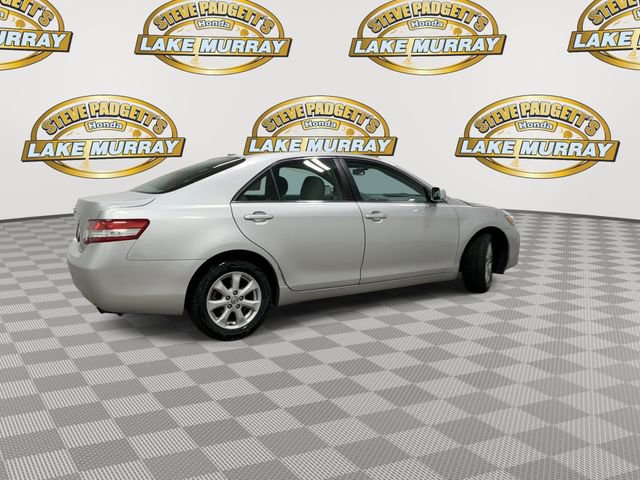 Used 2010 Toyota Camry LE FWD image 3