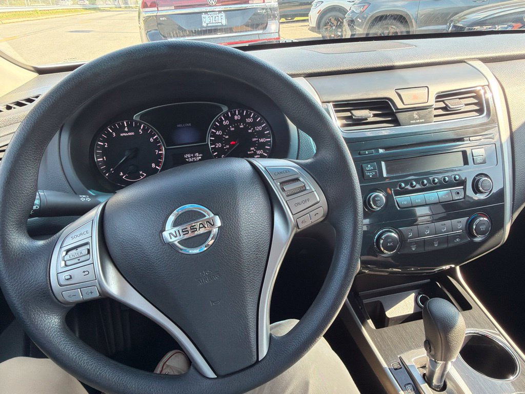 Used 2013 Nissan Altima 2.5 S FWD image 13