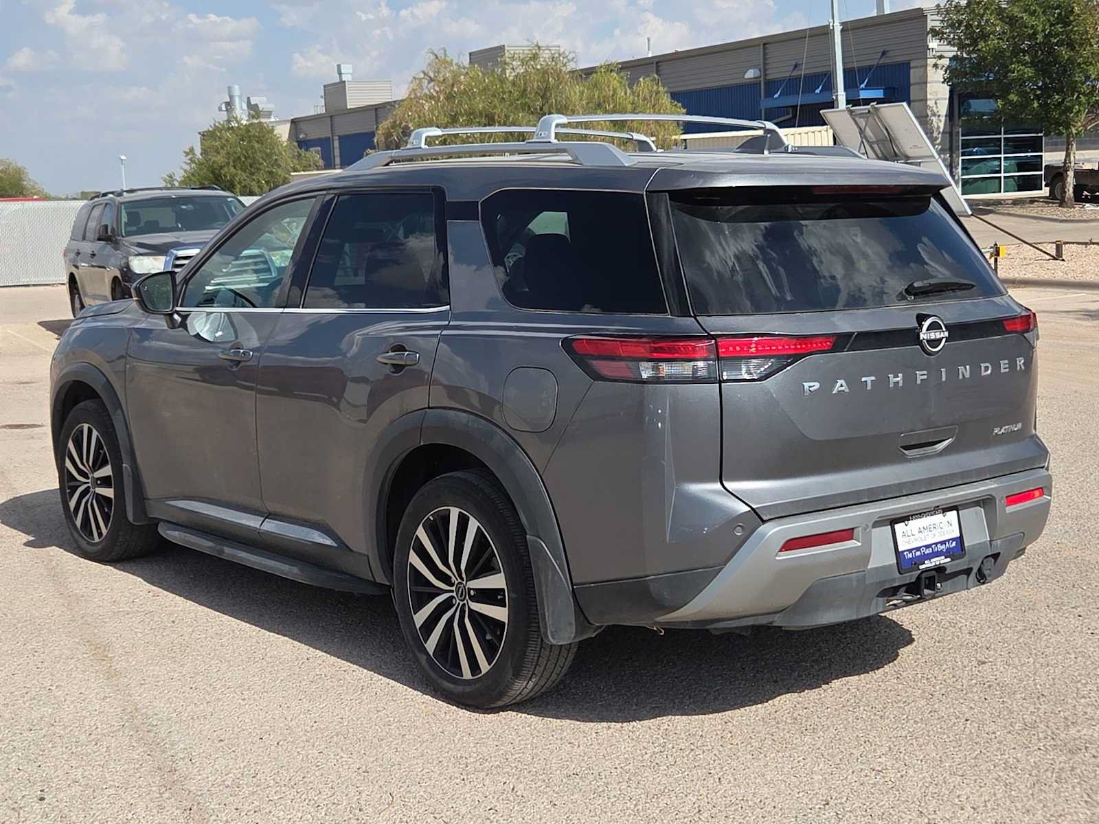 Used 2024 Nissan Pathfinder Platinum FWD image 6