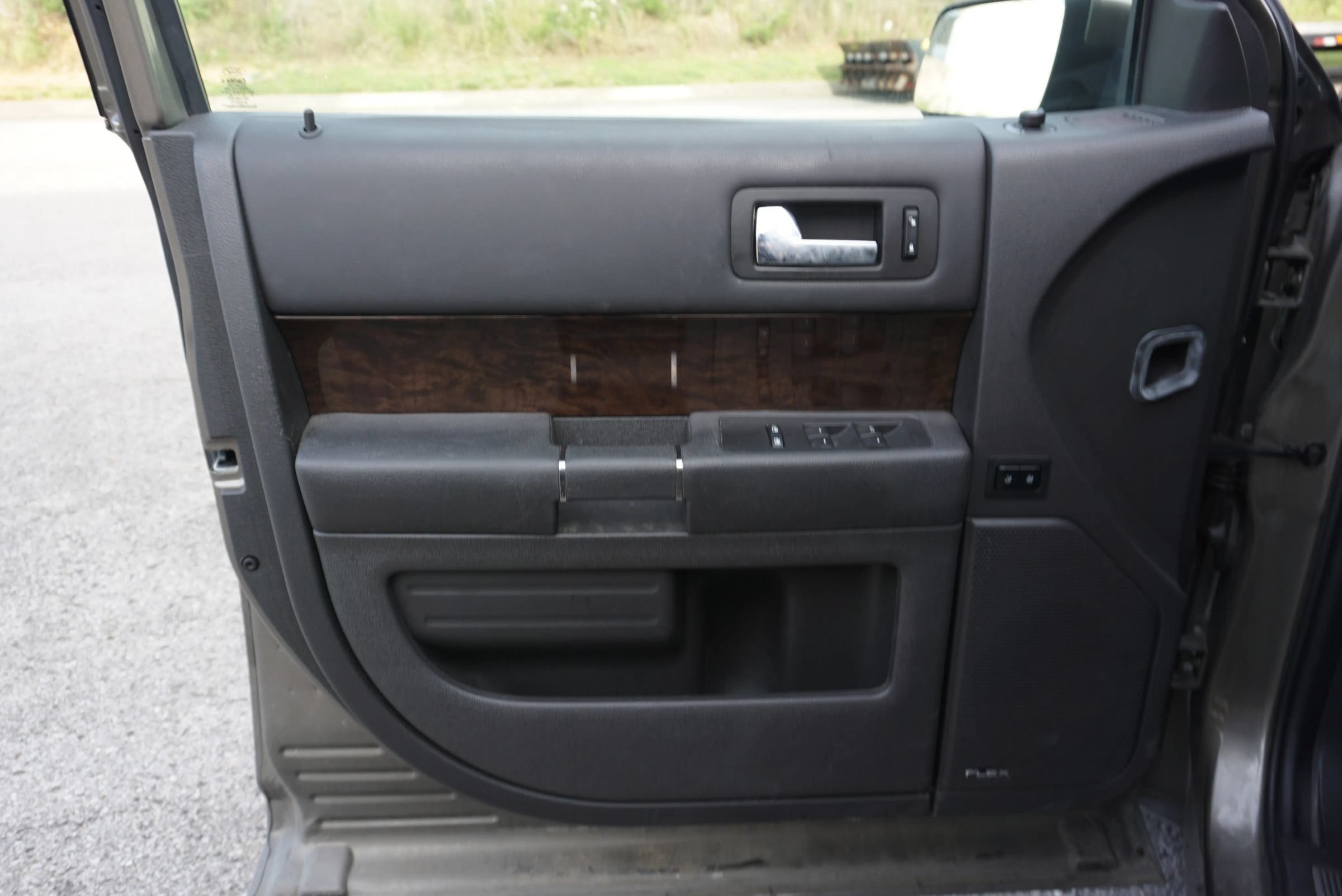 Used 2014 Ford Flex Limited w/ Equipment Group 301A FWD image 27