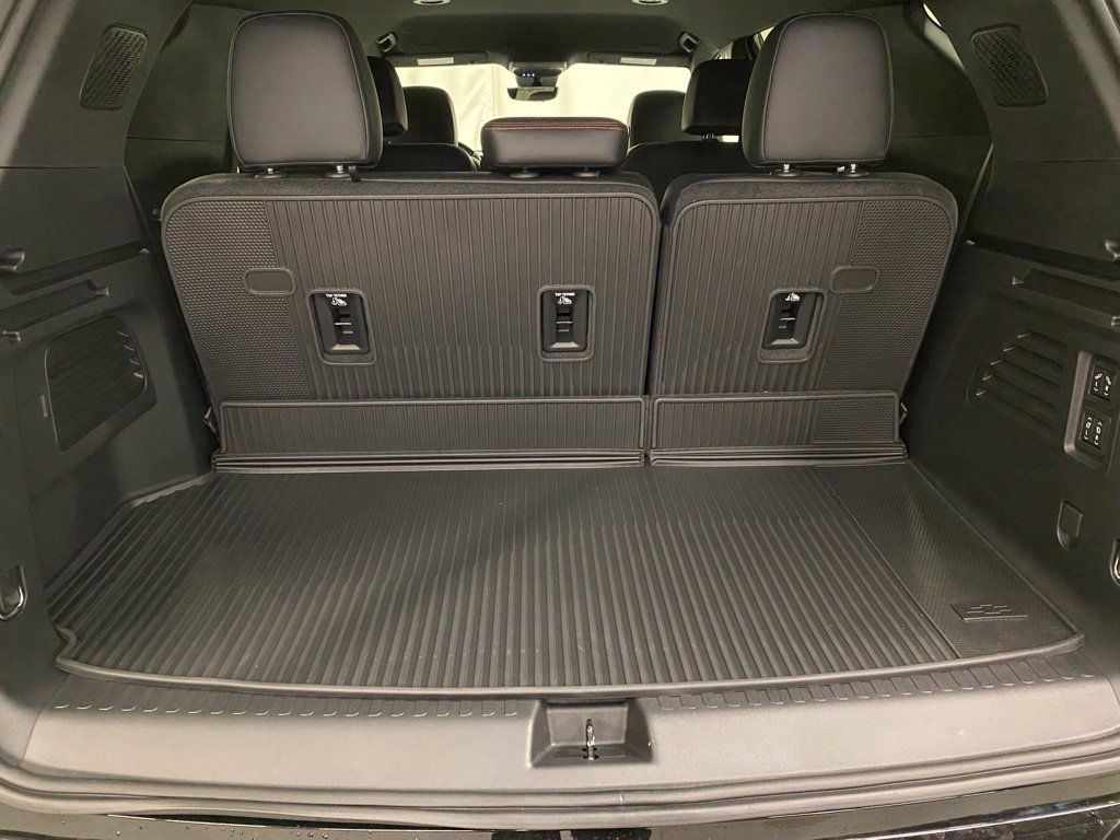 New 2027 Chevrolet Traverse RS w/ LPO, Floor Liner Package AWD/4WD image 8