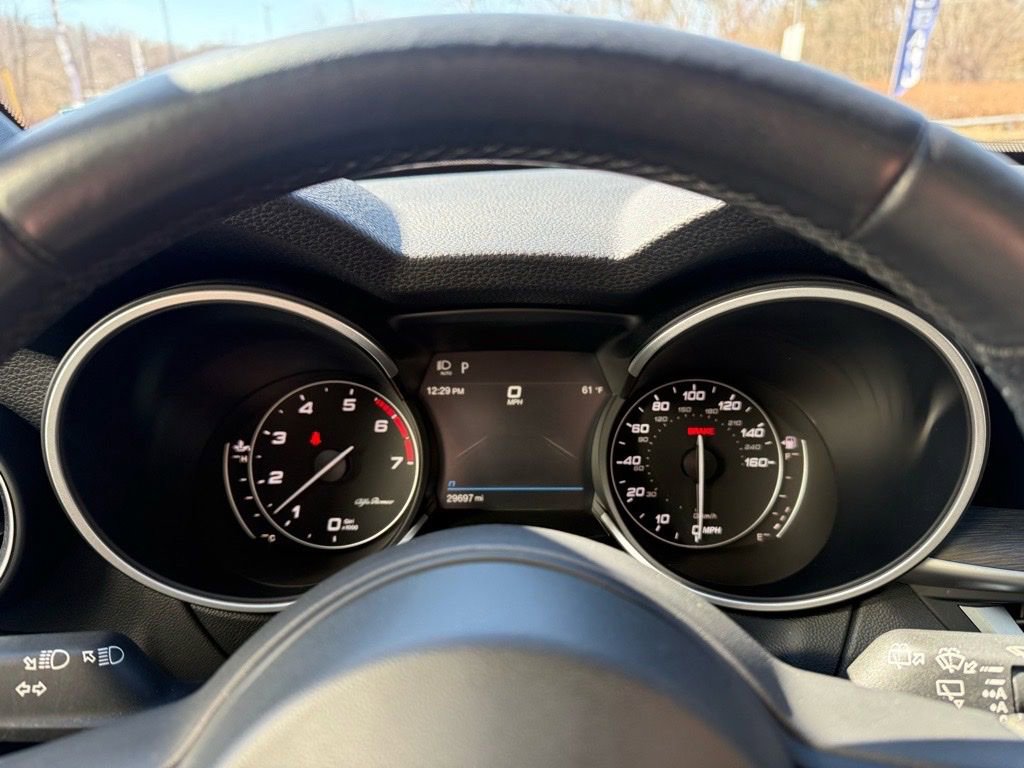 Used 2023 Alfa Romeo Stelvio Ti image 13