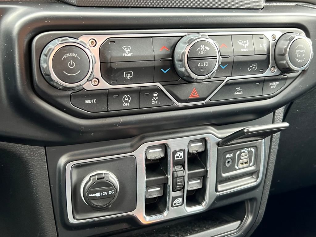 Used 2021 Jeep Gladiator Willys image 24