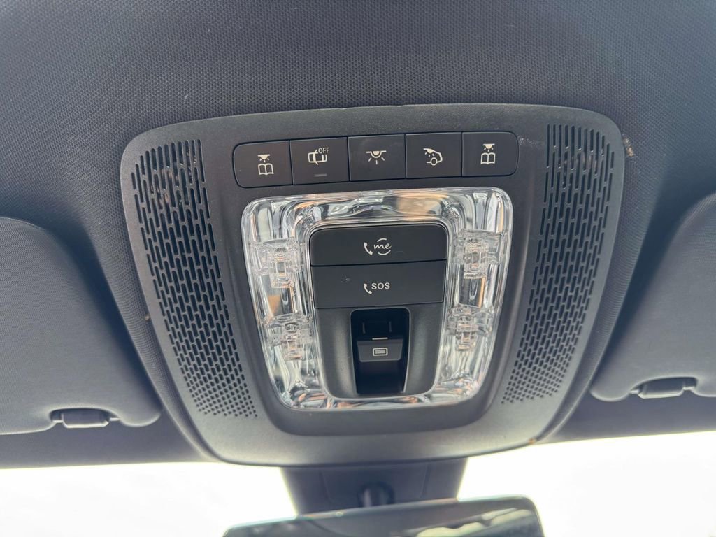 Used 2021 Mercedes-Benz CLA 250 4MATIC image 31