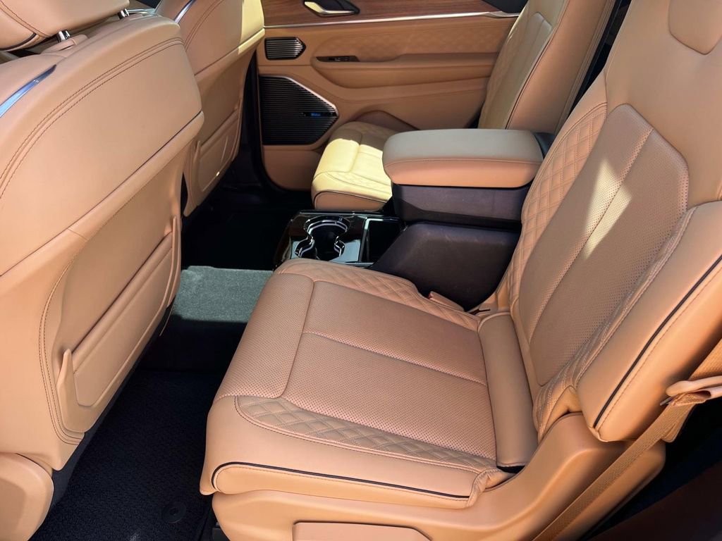 Used 2022 Jeep Grand Cherokee L Summit image 19