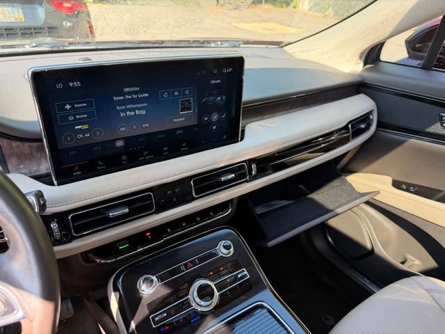 Used 2023 Lincoln Nautilus Reserve AWD/4WD image 18