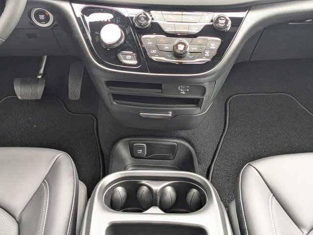 New 2026 Chrysler Voyager LX FWD image 19